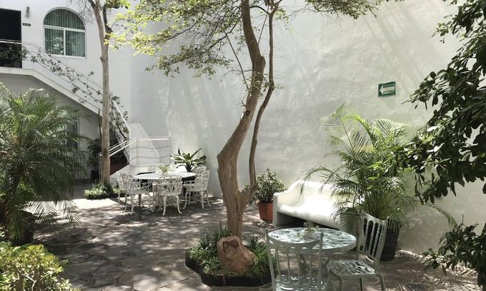 Lafayette Hotel | Casa Monraz