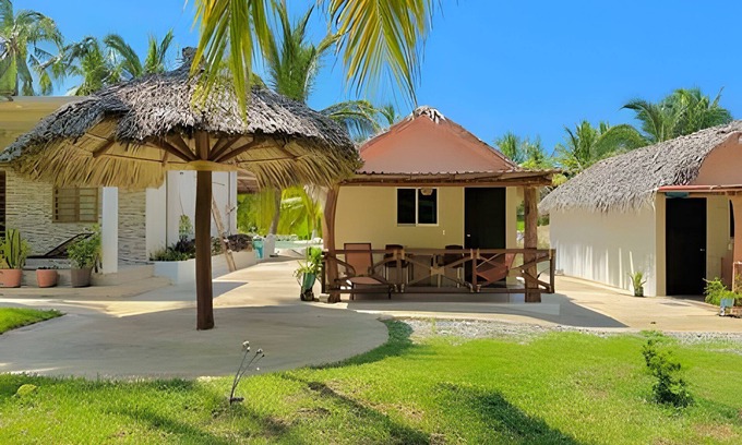 Saladita Resort | Casa Luna Playa la saladita surf