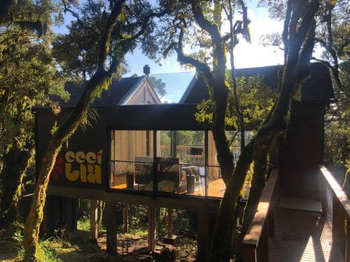 Vacas Gordas Cabin | Casa na árvore com banheira de imersão e lareira