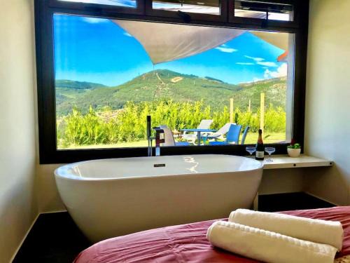 Mos House | Casa nueva en Vigo Rural Mos con Jacuzzi y chimenea