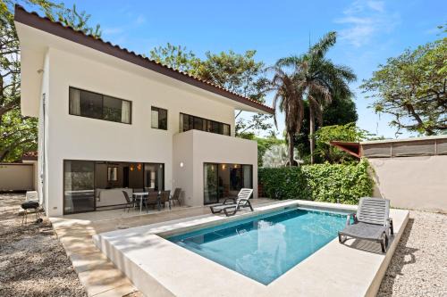 Playa Grande House | Casa Oasis Beach Villa with Pool, Playa Grande