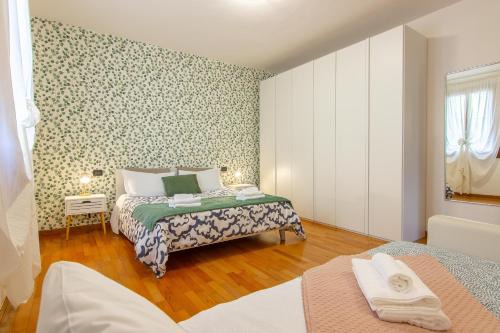 Vicenza Apartment | CASA OLIVIA Private garden & Parking