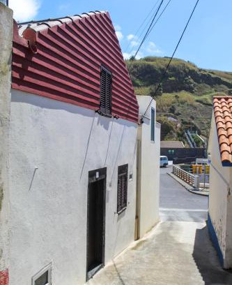 Mosteiros House | Casa Pé na Areia