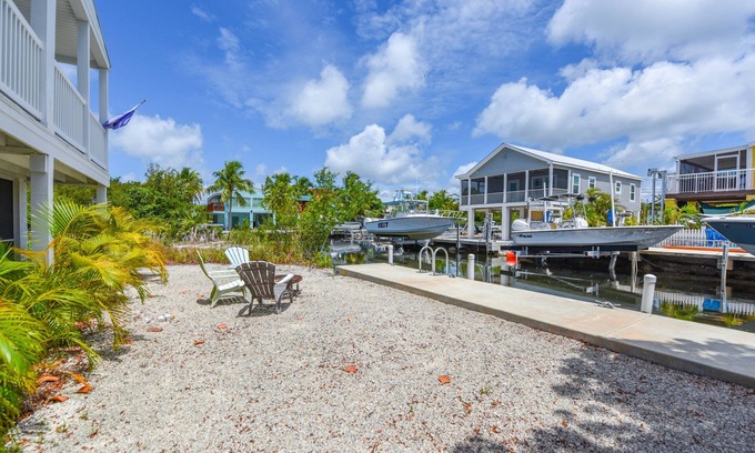 Breezeswept Beach Estates House | Casa Palma – Canalfront 3BR Home w/Dock, Pet Friendly, Near Looe Key Reef
