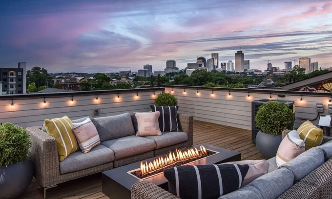 Buena Vista House | Casa Paradisa Rooftop, Fire Pit, Skyline Views