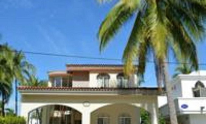 Club Santiago House | Casa Paradise