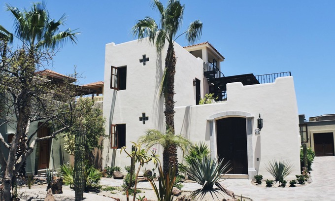 Nopolo House | Casa Paraiso - 1 minute walk to the Beach!