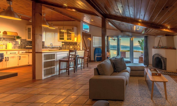 Ensenada House | CASA PATRON - Cozy fun on the beach