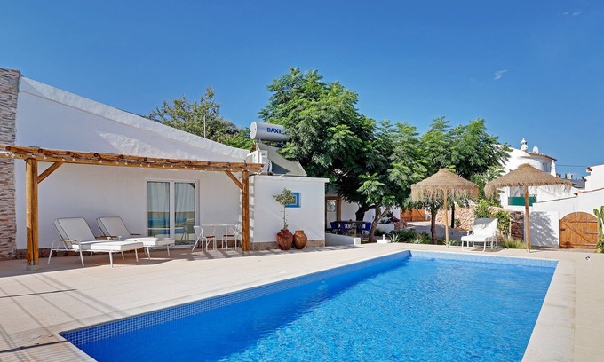 Gorjoes Villa | Casa Pedra 2 Bedroom Country House