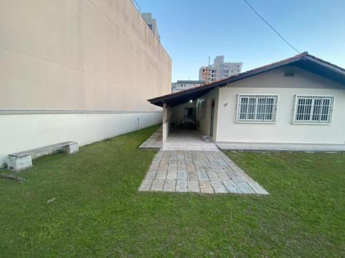 Gravata House | Casa Perto da Praia 100m em frente a pedra Miraguaia Gravatá