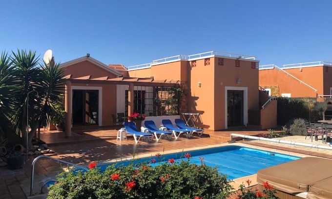 Caleta de Fuste Villa | Casa Piedra, Luxury Family Front Line Golf, Hot Tub,Pool Table, 8 pers, Caleta de Fuste