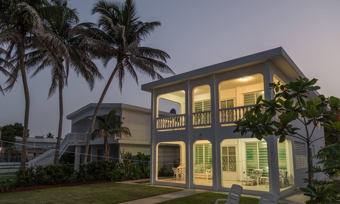 Stella House | Casa Playa Beachfront Home - Best Location for Swimming! FULL AC!