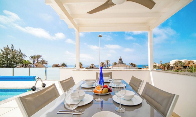 Yaiza Villa | Casa Playa Vista - Four Bedroom Villa, Sleeps 8