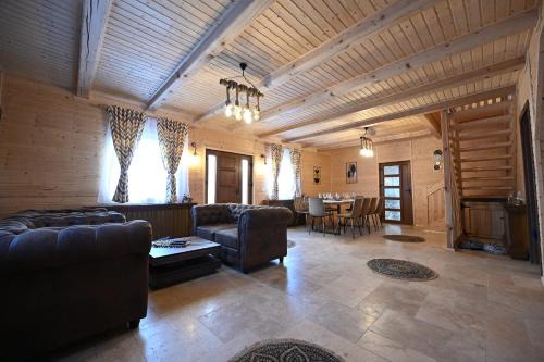 Rasnov House | Casa Pop