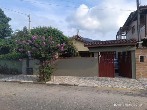 Umuarama House | Casa prática e completa próxima de tudo
