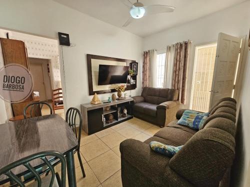 Tupi House | Casa Praia Grande WIFI 3dorm 2ban 2carr churrasq 400mts da praia Tupi