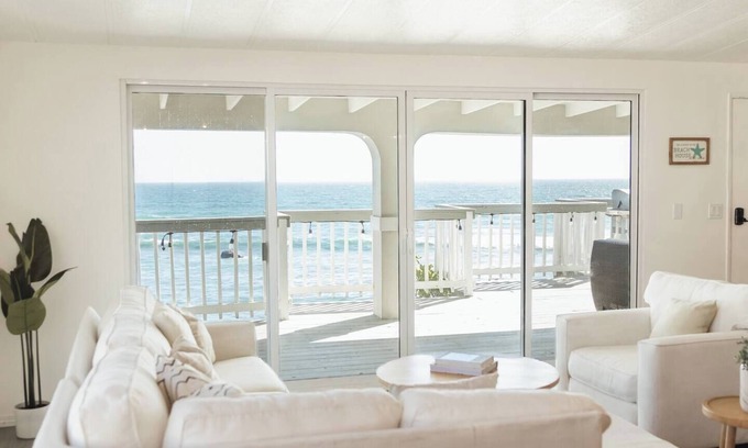 Ensenada House | Casa Puesta del Sol. an Oceanfront House
