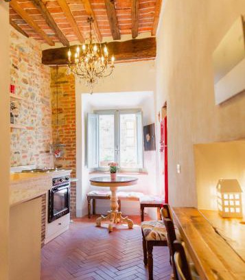 Suvereto Apartment | Casa Raffaella 1 Tuscan charm in medieval Suvereto