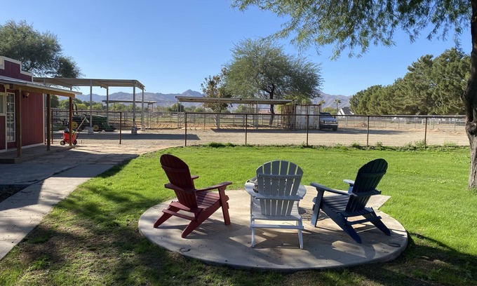 Waddell House | Casa Ranchito lil bit country