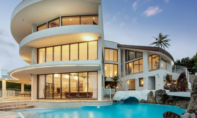 Hamilton Island Villa | Casa Rotunda Summary: