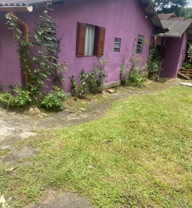 Campo Alegre Bed & Breakfast | Casa roxa