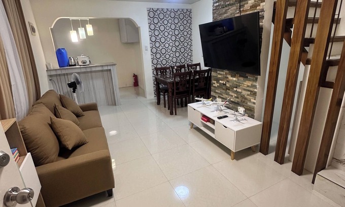 Calamba House | Casa Ru-a charming 2 bedroom house in Calamba City, Laguna.