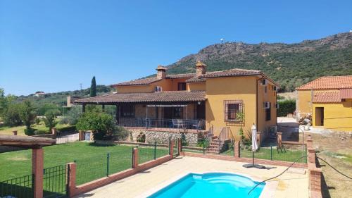 Sierra de Fuentes House | Casa rural Dalia