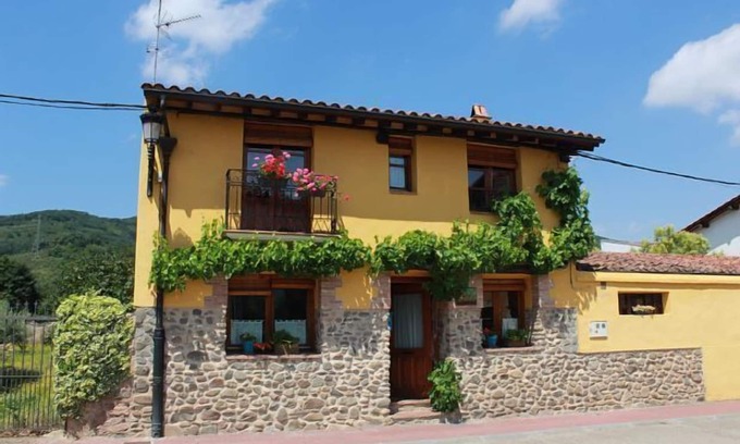 Santurde Ski Chalet | Casa Rural Edulis, Registered in Tourism LR-43