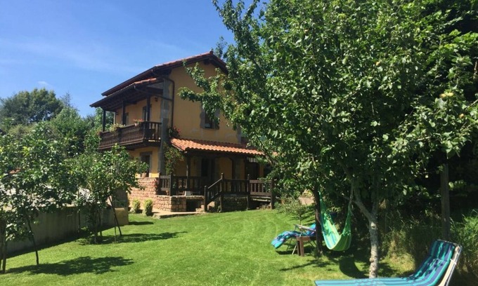 Celucos Cottage | Casa Rural Los Avellanos - Complete House 15 PAX