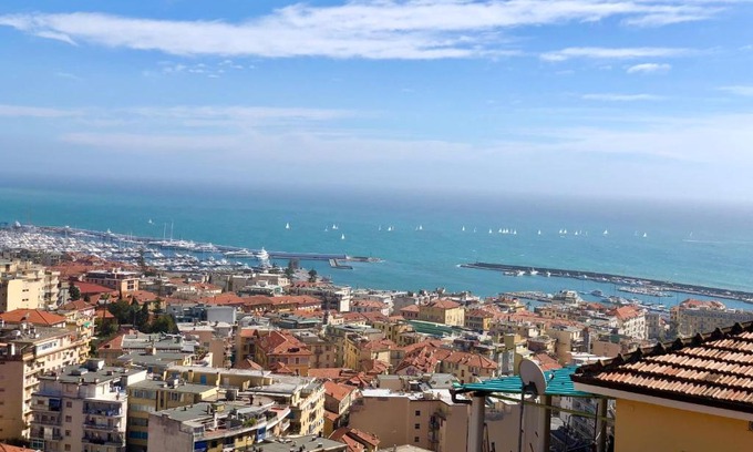 Sanremo Apartment | Casa Sandra - Sanremo sea view, with garage