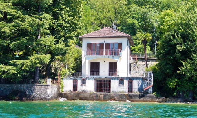 Brezzo di Bedero Apartment | Casa Spiaggia