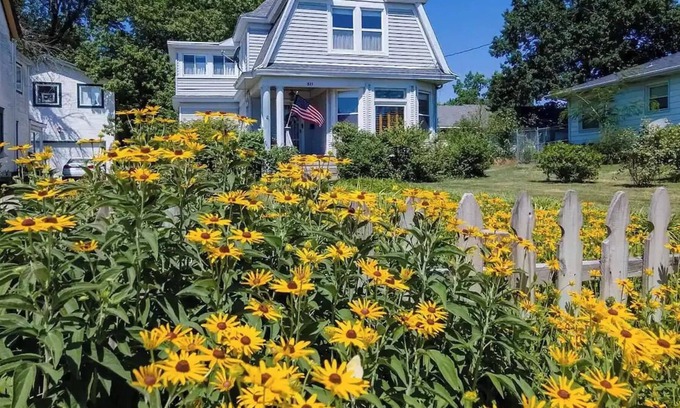 Fulton House | Casa Sunflower in the Historic Brick District