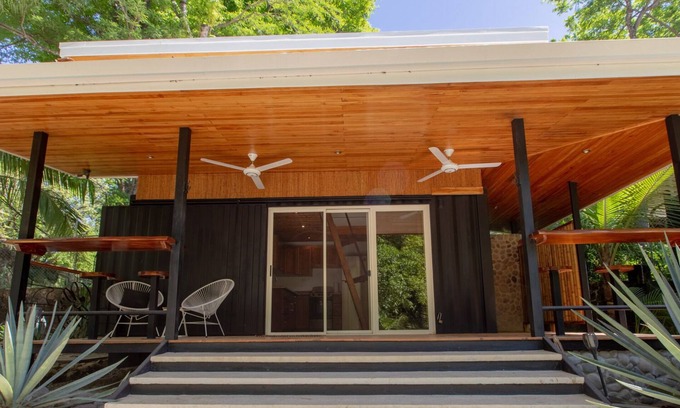 Nosara House | CASA SWELL A | STUDIO WALKING DISTANCE TO BODHI TREE