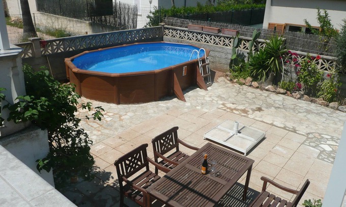 Urbanizacion Mont Ferrutx House | Casa Taronger Holiday Home for Families in a quiet Location near the Sea