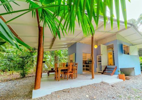 Puerto Viejo de Talamanca House | Casa Theia - Comfort cabin, Caribbean jungle beach