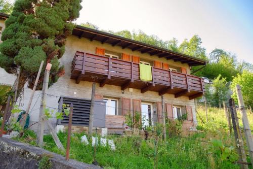 Giubiasco Apartment | Casa tra le Vigne by Quokka 360 - flat with magnificent vineyard view