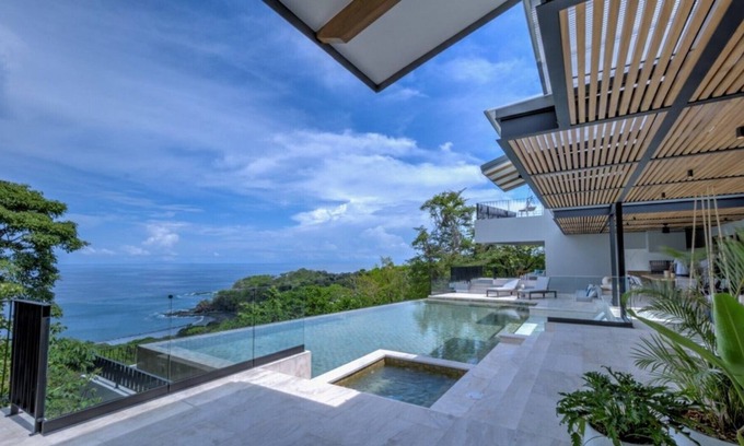 Papagayo Peninsula Villa | Casa Tres Monos - 5 bedroom tropical garden & sea views