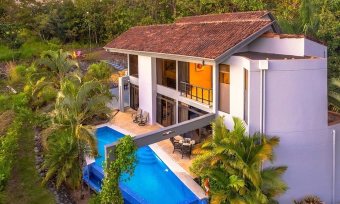 Esterillos House | Casa Tweed - Large private modern home, minutes from the ocean!