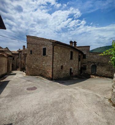 Vallo di Nera House | casa vacanze campagna in compagnia