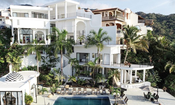 South Shore Hotel Area Villa | Casa Valerie - Luxury Villa, Sleeps 22+, Fully Staffed