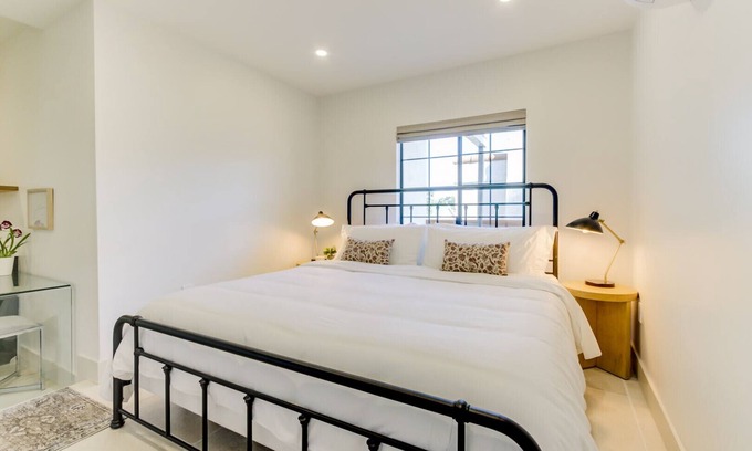 Upper East Apartment | Casa Valerio Unit 6A-Boutique Suite in Downtown Santa Barbara