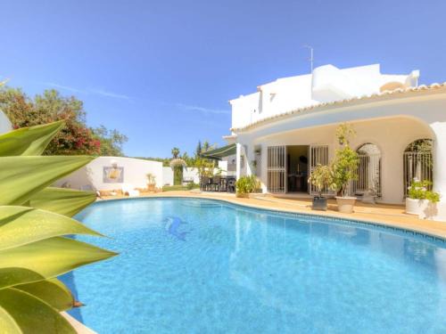 Vilamoura Villa | Casa Vilamoura Is A Lovely 5 Bedroom Villa With Ac And Private Pool Within Easy Distance Of All Of V