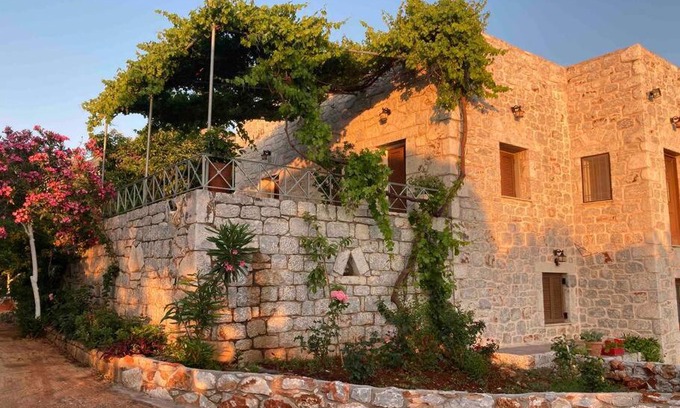 Pyrgou Dirou House | Casa Villalona