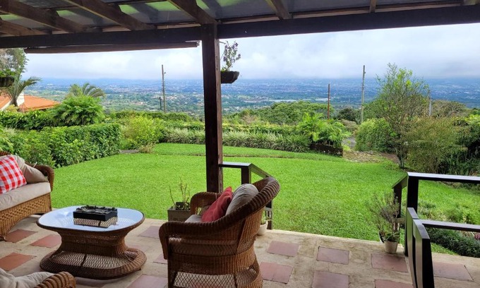 Birri House | Casa Vista del Valle
