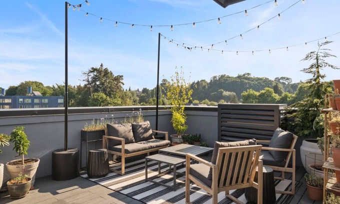 Columbia City House | Casa Vista: Modern Townhouse in Columbia City