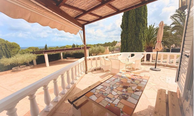 Costa Dorada House | Casa Winter Garden, popular with our regular guests