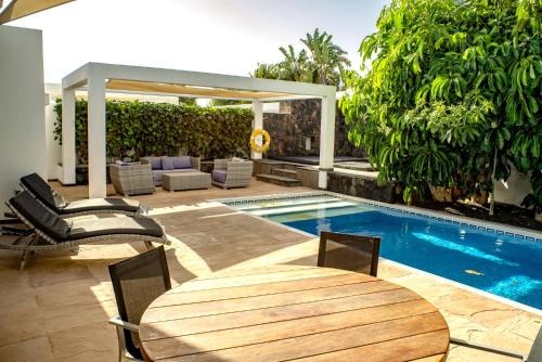 La Oliva Villa | Casa Yuna with heated pool in El Roque