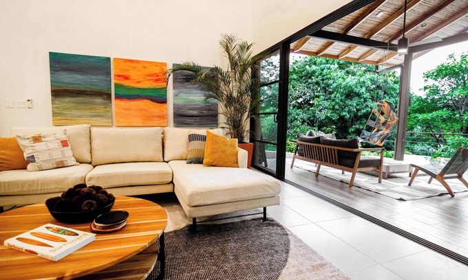 Playa Guiones House | Casa Zeni Summary: Di
