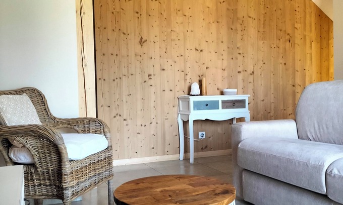 Saint-Martin-de-la-Porte Apartment | Casabert T 2 Glycine, Très bel Appartement Calme et Harmonieux