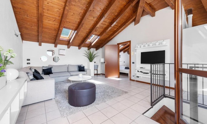 Acquaseria Apartment | CasaCamelia 35, 3 BDRM with view Lake Como